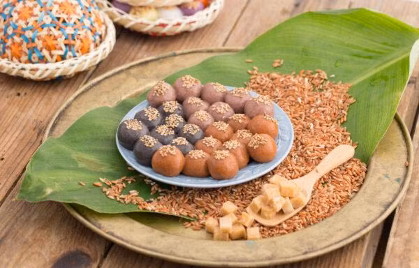Bánh trôi gạo lứt hút khách Hà thành dịp Tết Hàn thực