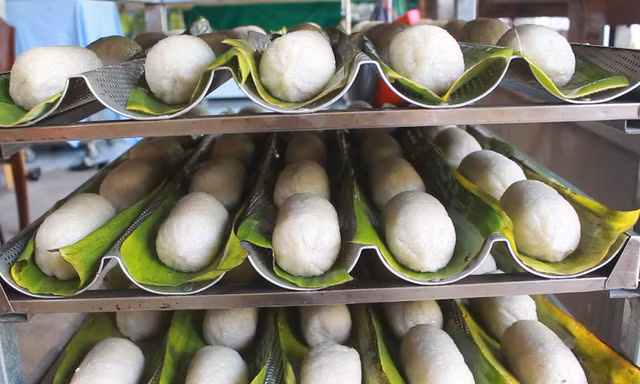 Thị trường 23/11: 'Thủ phủ thịt chó' Nhật Tân giờ ra sao, chuối nếp nướng bay ra thế giới