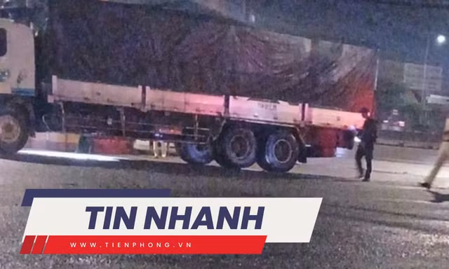 TIN NHANH: Tạm giữ tài xế xe tải nghi cố tình cán chết người; Ronaldo ‘đính chính’ vụ khóc