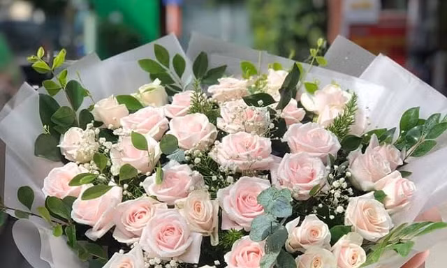 Thị trường ngày 17/11: Đinh lăng 'thất sủng', sôi động thị trường quà tặng 20/11
