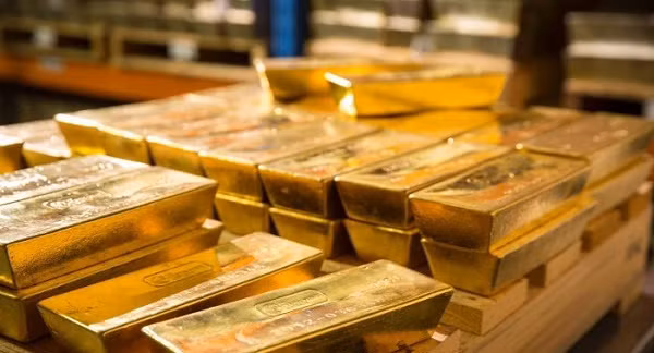 Thị trường ngày 24/8: Vàng giảm mạnh, ngân hàng ồ ạt thanh lý ô tô giá rẻ