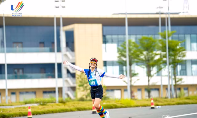Runner 9X chuyên 'trị' cự ly 42km, Nguyễn Thị Trà Giang: 'Chạy bộ giúp mình sống khoa học hơn'
