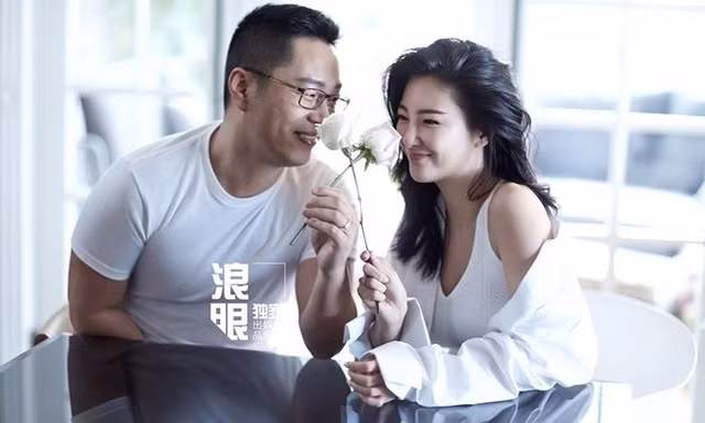 Mỹ nhân ‘dùng dao tấn công chồng’ xác nhận tái hợp sau 2 tháng ly hôn