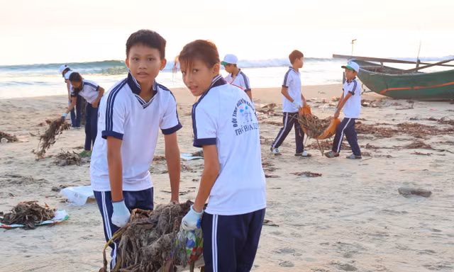 'Biệt đội nhí' dọn rác mỗi cuối tuần