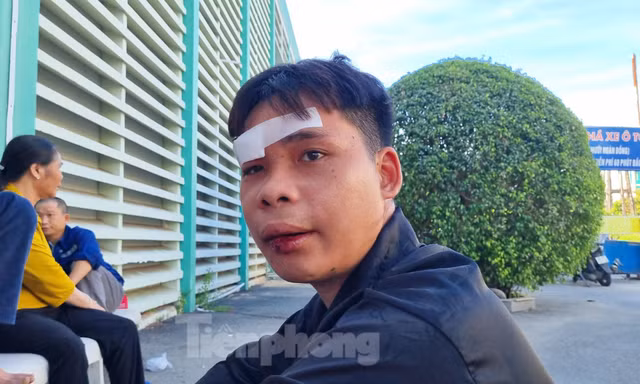 Tai nạn trên cao tốc 18 người thương vong: 'Tôi run chân bước qua hiện trường đầy ám ảnh'