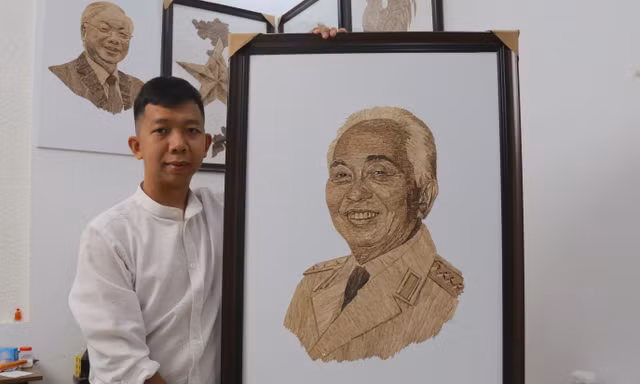 Độc đáo tranh bằng trầm hương