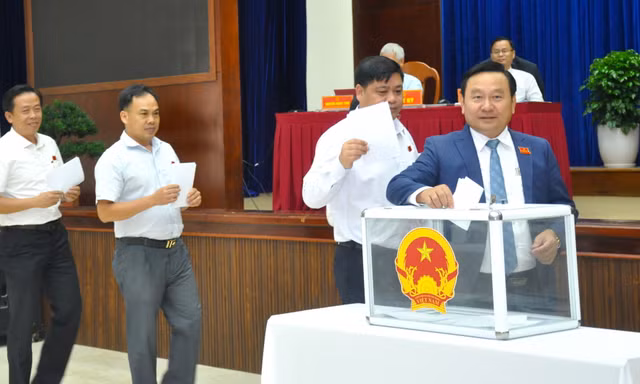 Giám đốc Sở Công Thương được bầu làm Ủy viên UBND tỉnh Quảng Nam