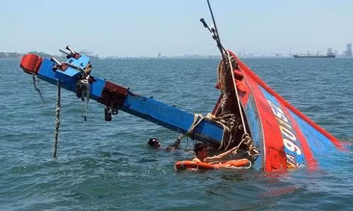 Tàu cá Quảng Nam bị chìm trên biển sau va chạm với tàu nước ngoài 