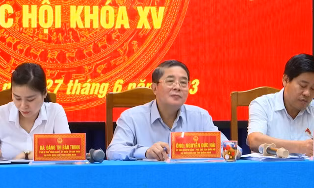 Cử tri Cù Lao Chàm: Đi lại, giao thương ách tắc vì tàu không đăng kiểm được