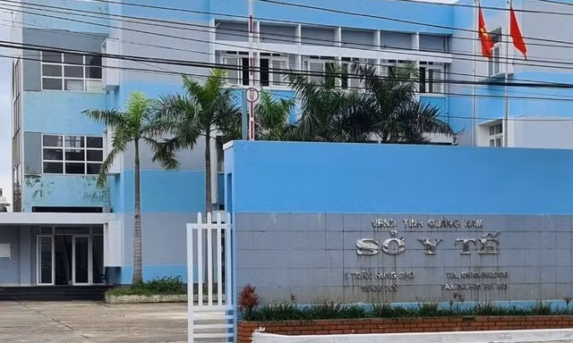 Cho thôi chức vụ Phó Giám đốc Sở Y tế Quảng Nam