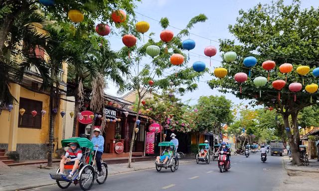 Thực hư thông tin chi tiền tỷ để đạp xích lô, chèo ghe ở Hội An 
