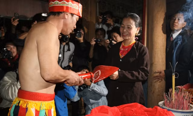 Nghi lễ phồn thực Trò trám ở Tứ Xã (Phú Thọ) nguyên bản phải diễn ra trong tối, nay đã đưa ra ánh sáng. Ảnh: internet