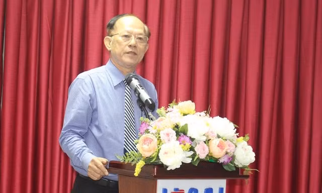 Tiến sĩ Nguyễn Kim Quang phát biểu trong lễ bổ nhiệm chức vụ hiệu trưởng trường ĐH Hùng Vương TPHCM hồi tháng 5. (ảnh: HVUH)