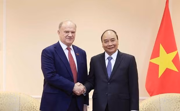 Chủ tịch nước Nguyễn Xuân Phúc tiếp Chủ tịch Đảng Cộng sản Liên bang Nga Gennady Zyuganov. (Ảnh: Thống Nhất/TTXVN)