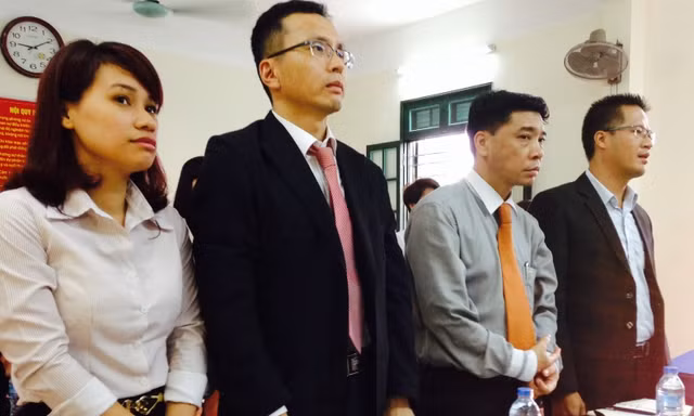 Đại diện chủ đầu tư công ty Keangnam Vina tại toà sáng nay. Ảnh: Minh Tuấn