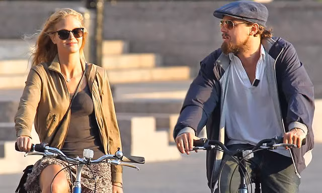 Leonardo DiCaprio thích hẹn hò bằng xe đạp