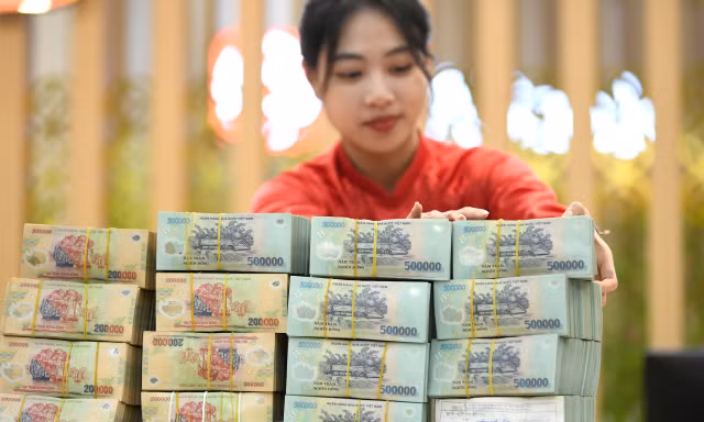 Thấy gì về đề xuất 'đánh thuế' thu nhập tiền lãi gửi tiết kiệm? 