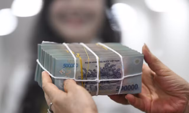 Nguồn tiền rất lớn từ người dân vừa gửi ngân hàng 