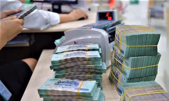 Con trai tỷ phú chi hơn 800 tỷ đồng gom cổ phiếu, HPG bứt phá