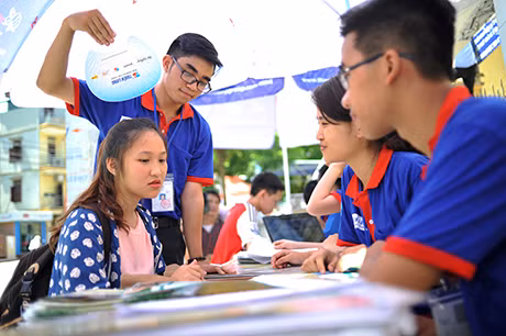BTC chương trình "Tiếp sức mùa thi" năm 2019 thiết lập đường dây nóng và nhiều kênh thông tin khác nhau để tiếp nhận thông tin thí sinh, đảm bảo tất cả thí sinh và người nhà thí sinh đều được hỗ trợ khi tham gia kỳ thi THPT quốc gia năm 2019.