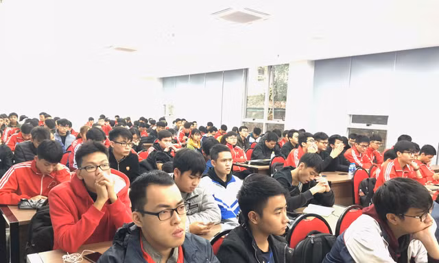 Đông đảo sinh viên tham gia Hội thảo giới thiệu về học bổng Mitsubishi học đại học tại Nhật Bản năm học 2020 - 2021 nhằm tìm kiếm cơ hội du học tại Nhật Bản