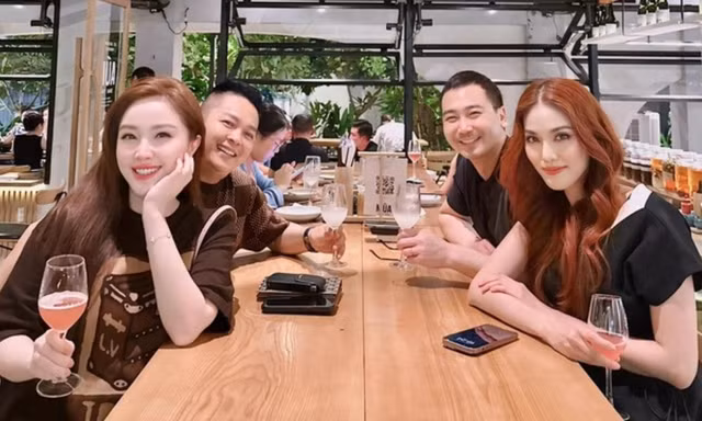 Bức ảnh 2 "nàng dâu hào môn" Bảo Thy - Lan Khuê hội ngộ gây xôn xao cõi mạng