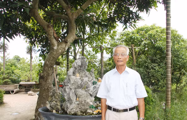 Thầy giáo trường làng xây chùa bạc tỷ