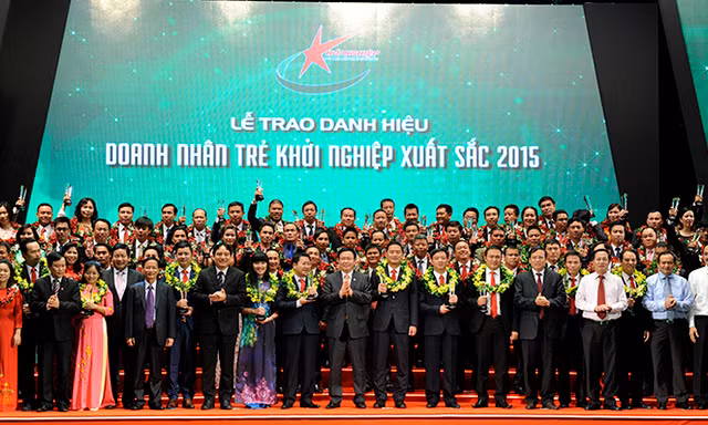 Vinh danh 100 doanh nhân trẻ khởi nghiệp xuất sắc 2015
