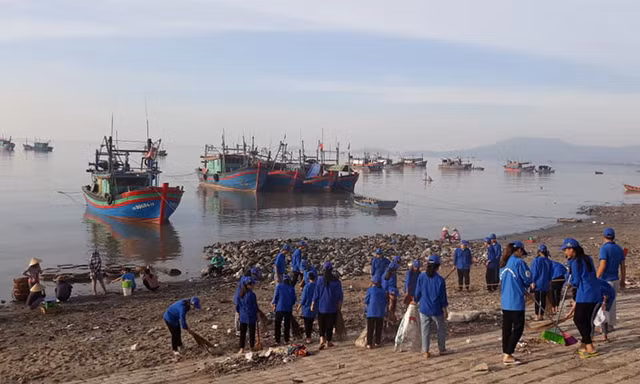 'Hãy làm sạch biển' đổi thay Ngư Lộc