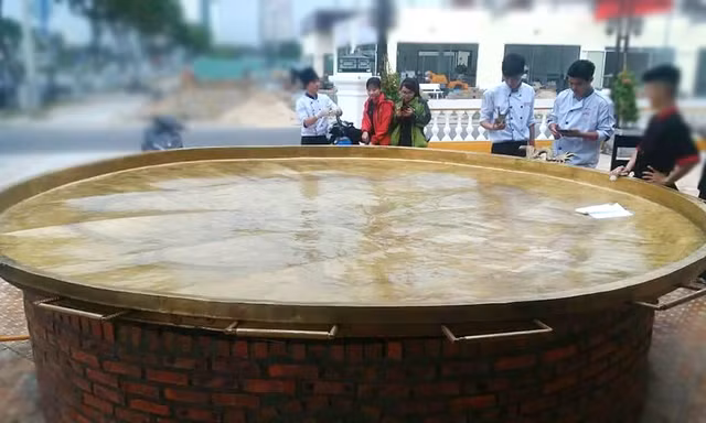 Chiếc bánh xèo có đường kính 3,68m