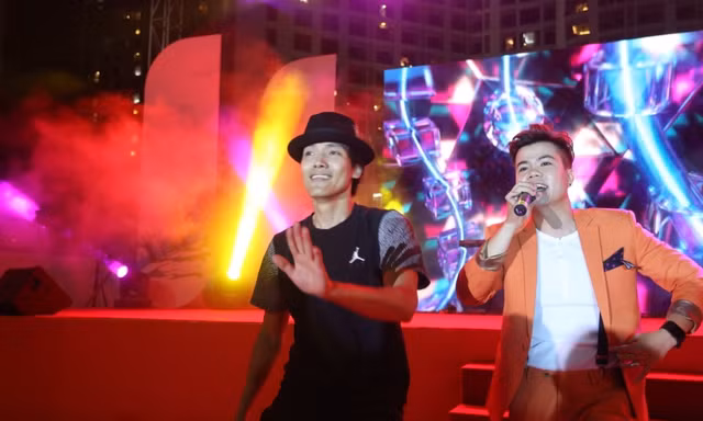 Đinh Mạnh Ninh, Kimmese bùng nổ tại “Bốn mùa kết nối yêu thương“