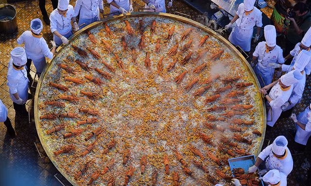 Việt Nam có kỷ lục bánh xèo khổng lồ