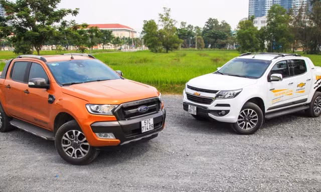 Ford Ranger và Chevrolet Colorado - Hai mẫu xe bán tải bán chạy. Ảnh: Báo Giao Thông