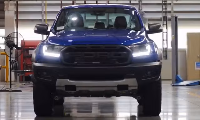 Quá trình sản xuất mẫu bán tải sắp về Việt Nam Ranger Raptor ra sao?
