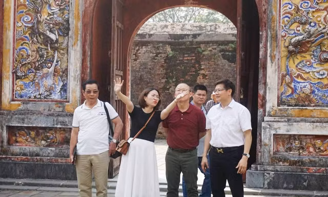HLV Park Hang-seo không cưỡng nổi sức hấp dẫn của Di tích Cố đô Huế
