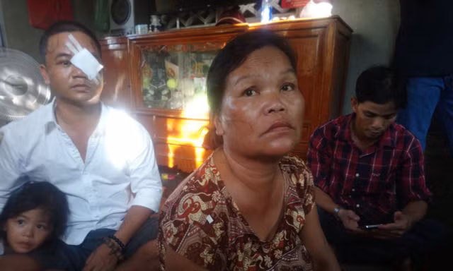 Các nạn nhân vụ việc vẫn chưa hết hoảng loạn (ảnh Quang Thành)