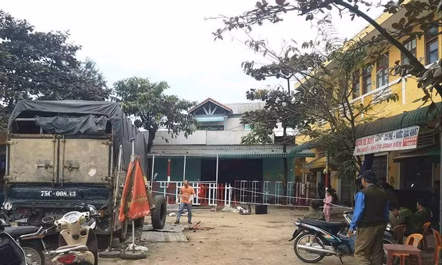 Phong tỏa hiện trường phục vụ công tác điều tra vụ án mạng làm một người chết