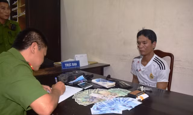 Cao đăng Vũ tại cơ quan công an