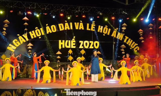 Ngày hội áo dài Huế 2020 là "đại tiệc" về trình diễn áo dài lớn nhất từ trước đến nay tại Huế.