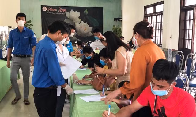 Bắt buộc kê khai y tế tại các chốt kiểm tra y tế trước khi đi vào địa bàn TT-Huế.
