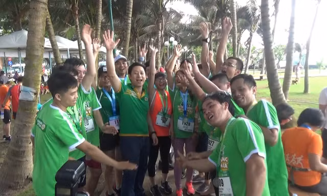 Hơn 100 VĐV Nestle Milo chinh phục đường đua Tiền Phong Marathon 2019
