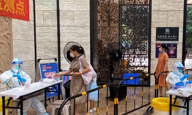 Thâm Quyến - 'trung tâm công nghệ Trung Quốc' giãn cách để kiểm soát COVID-19