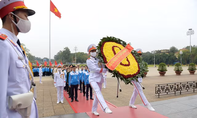 980 đại biểu Đại hội Đoàn XII báo công dâng Bác