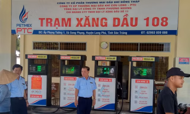 Lực lượng QLTT kiểm tra cây xăng ở các địa phương 