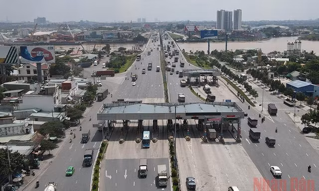 Đồng Nai kiến nghị tháo dỡ các 'lô cốt' án ngữ trên Quốc lộ