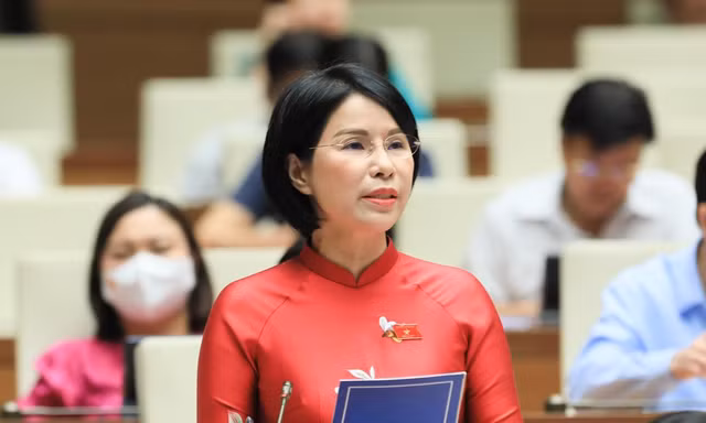 Giám đốc Sở Y tế Hà Nội: 'Cuộc chiến cả về thể chất lẫn tinh thần với các nhân viên y tế'