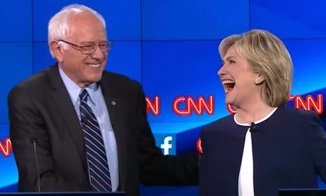 Ông Bernie Sanders hứa sẽ sát cánh cùng bà Hillary Clinton trong cuộc chạy đua vào Nhà Trắng