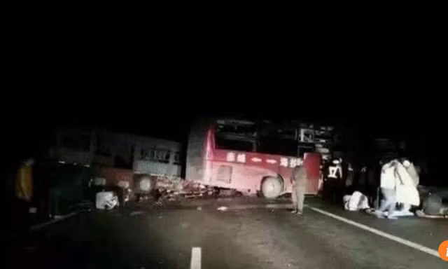 Hiện trường vụ tai nạn kinh hoàng