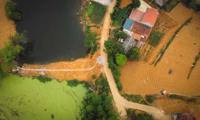 Tiếp tục sai phạm trong san lấp trái phép tại hồ Đầm