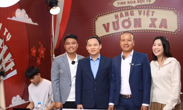 Huyện ngoại thành tiên phong đánh thức 'đất trăm nghề' bằng chuyển đổi số